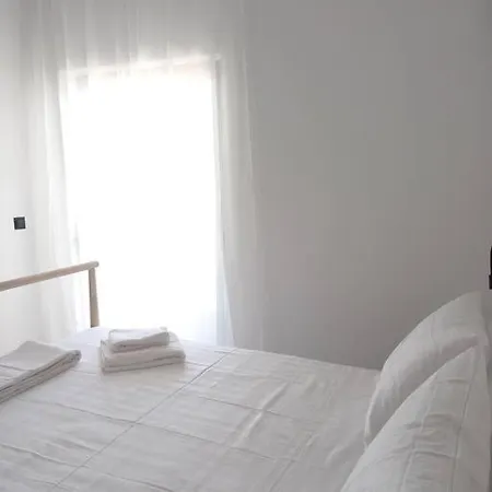 Kepesis Apartment Agioi Theodoroi Exterior photo